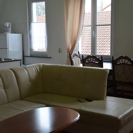 Lekoma Πανσιόν